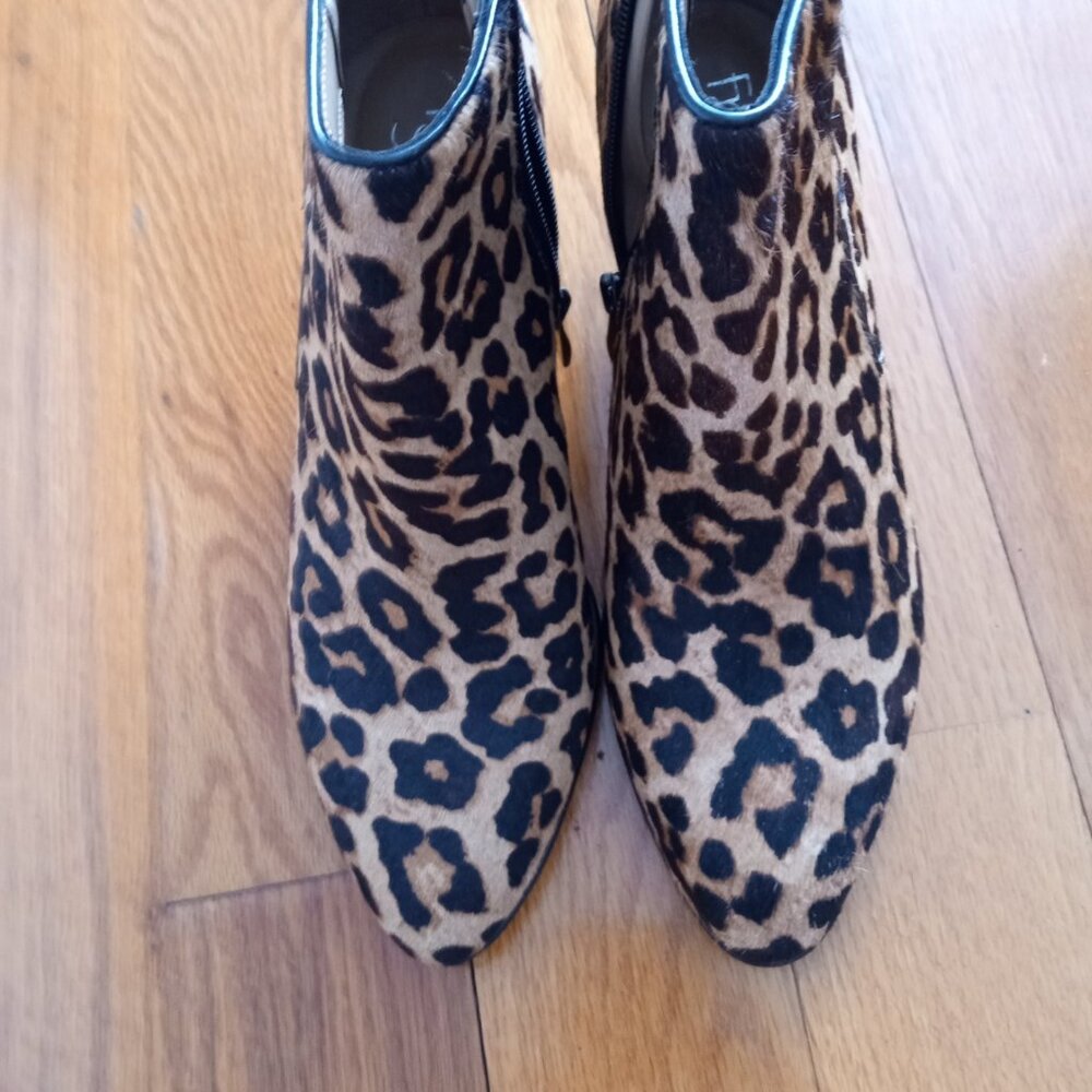 Franco Sarto leopard leather pointed toe ankle bootie - New without tags
